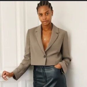 Aritzia La Paz Waist Blazer size S